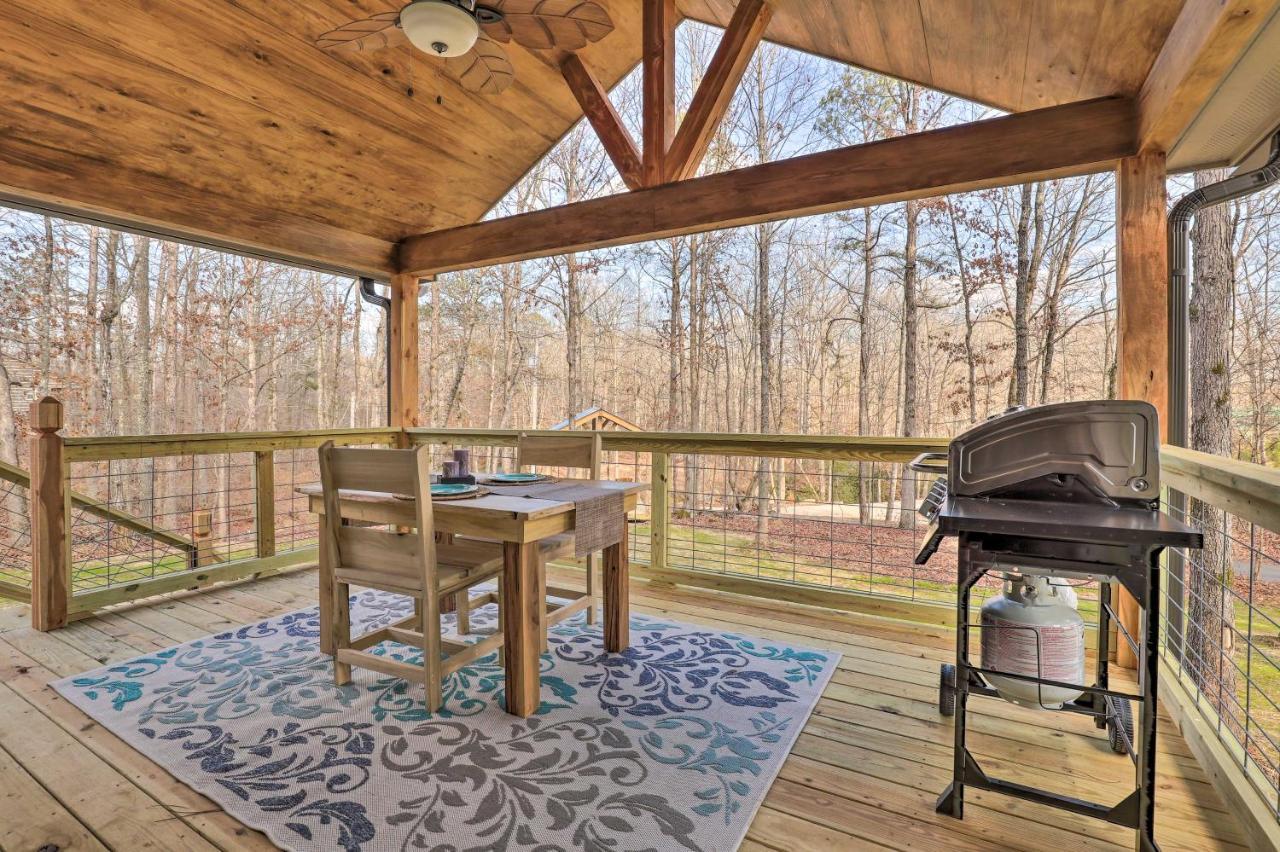 Creek-View Getaway With Deck, Yard, And Fire Pit! Βίλα Summerville Εξωτερικό φωτογραφία